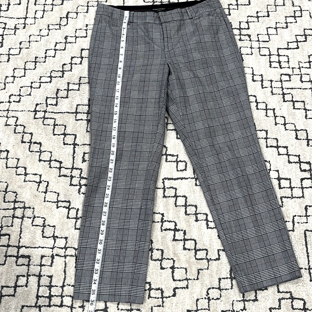 Banana Republic. Plaid cropped Dress pants. Size 8. - Picture 7 of 7